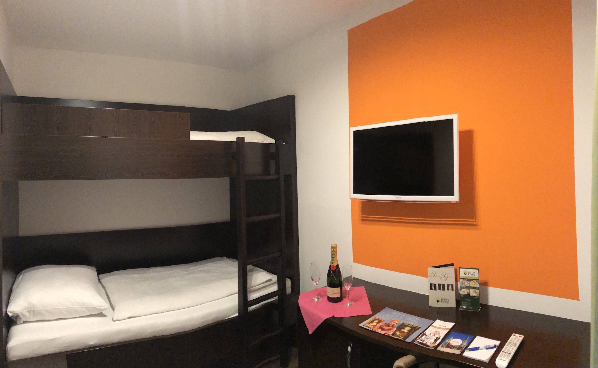 Etagenbett In Wien : Zimmer in wien simmering: einzelzimmer doppelzimmer